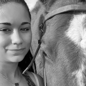 Meet your Posher, Kaila